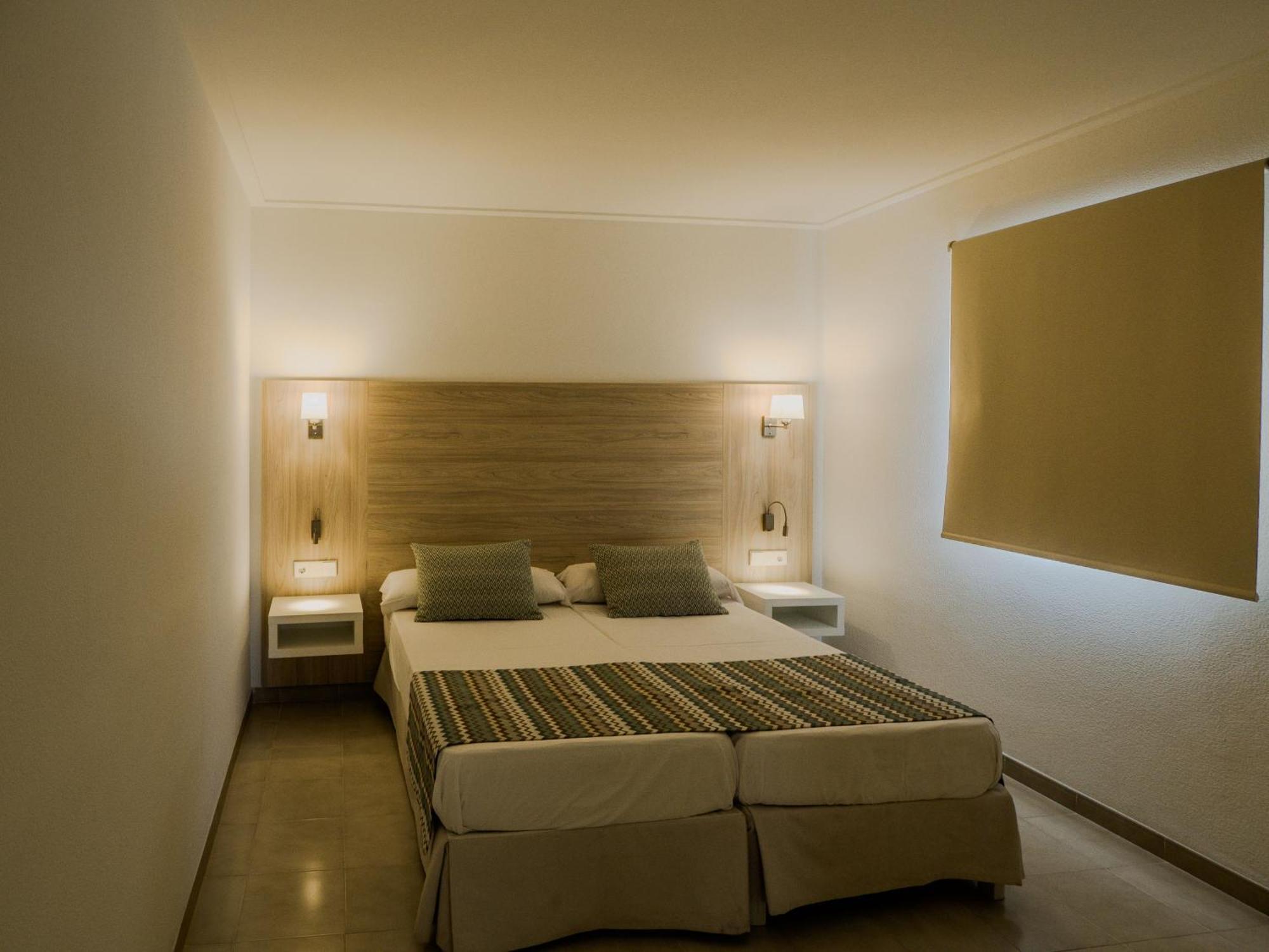 Apartamentos La Santa Maria Cala Millor  Εξωτερικό φωτογραφία