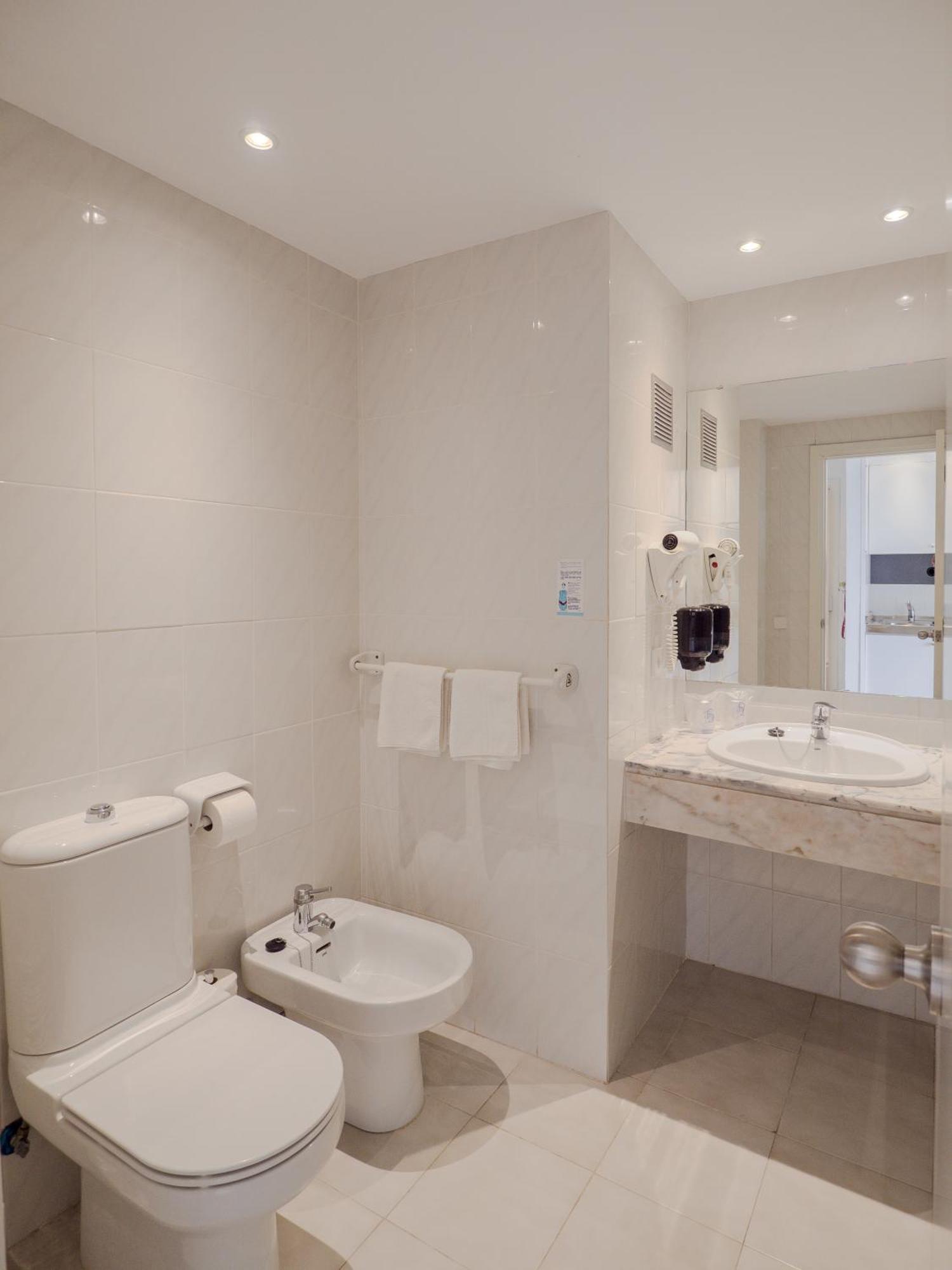 Apartamentos La Santa Maria Cala Millor  Εξωτερικό φωτογραφία