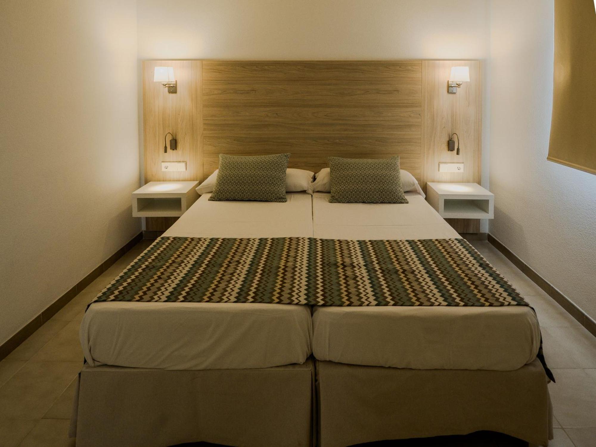 Apartamentos La Santa Maria Cala Millor  Εξωτερικό φωτογραφία